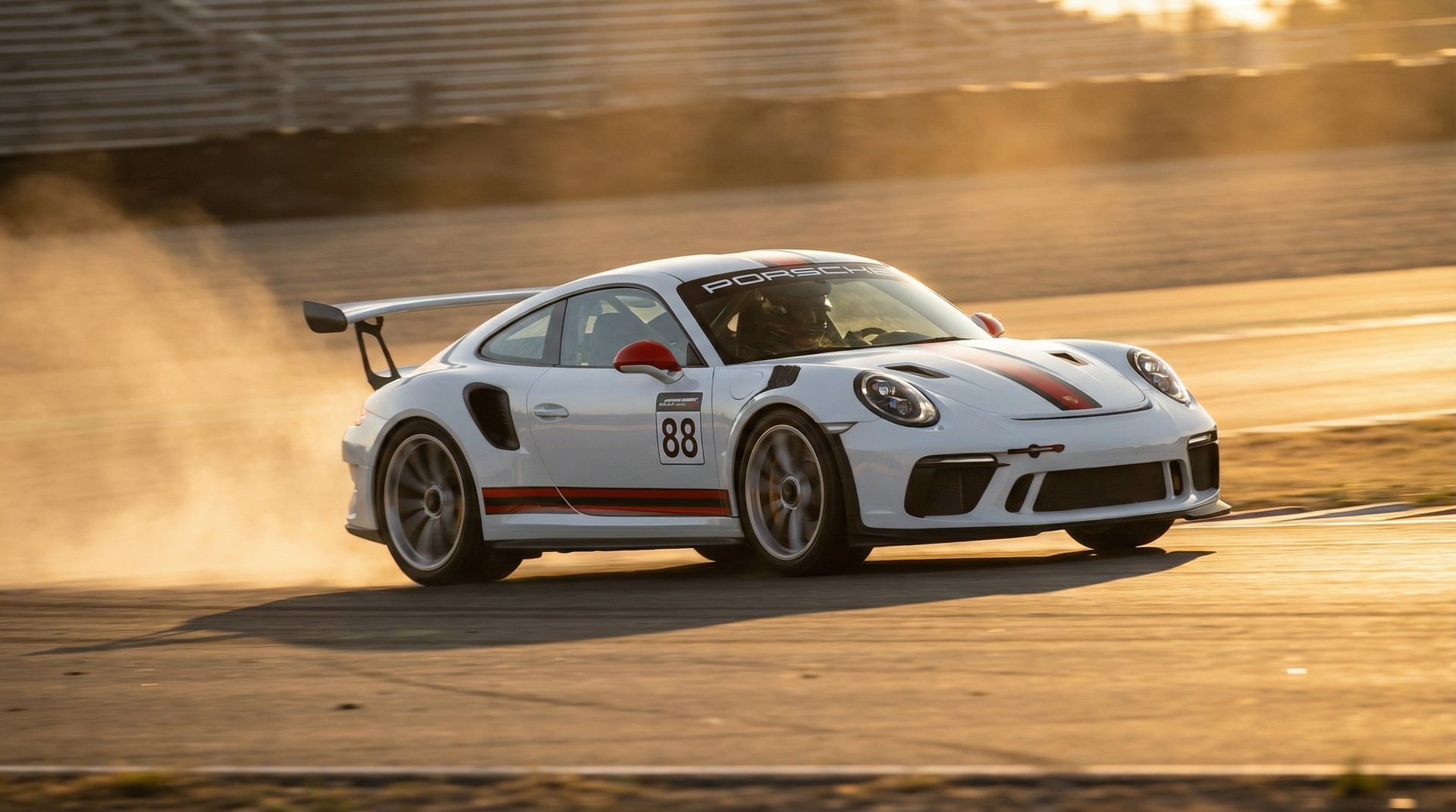 国产视频赛道圈速视频